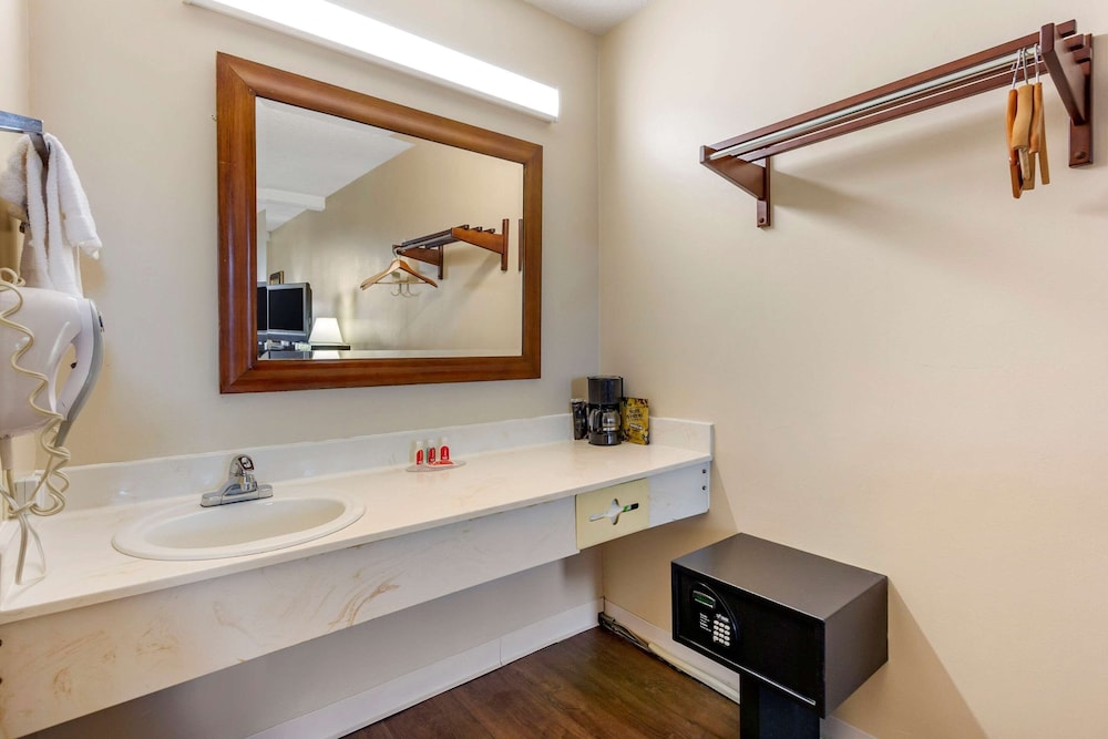 Motel6 Summerville, SC – Charleston 12/39