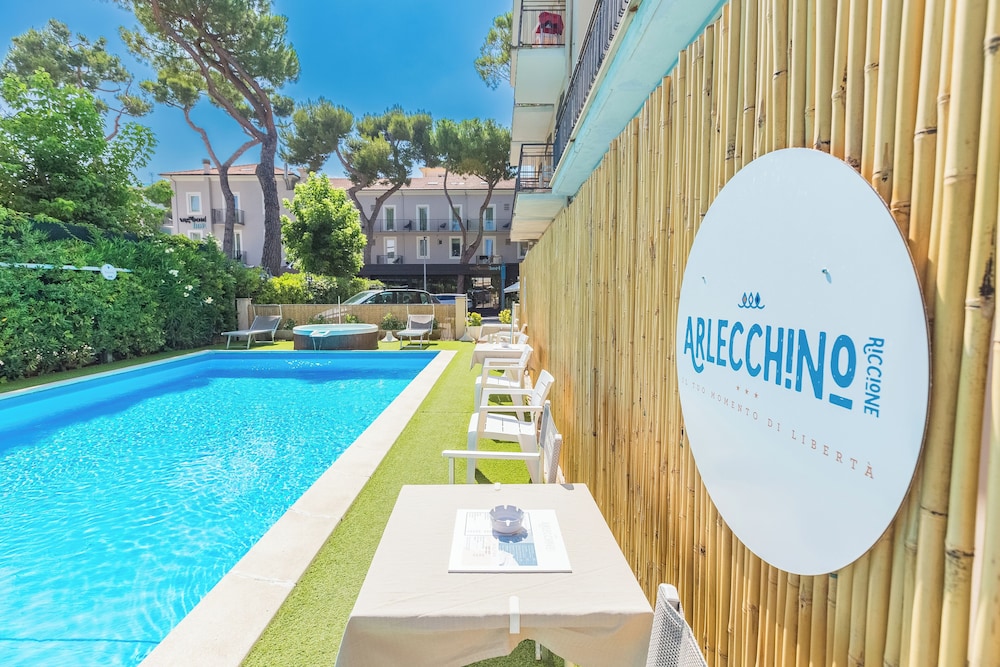 Hotel Arlecchino Riccione 38/46