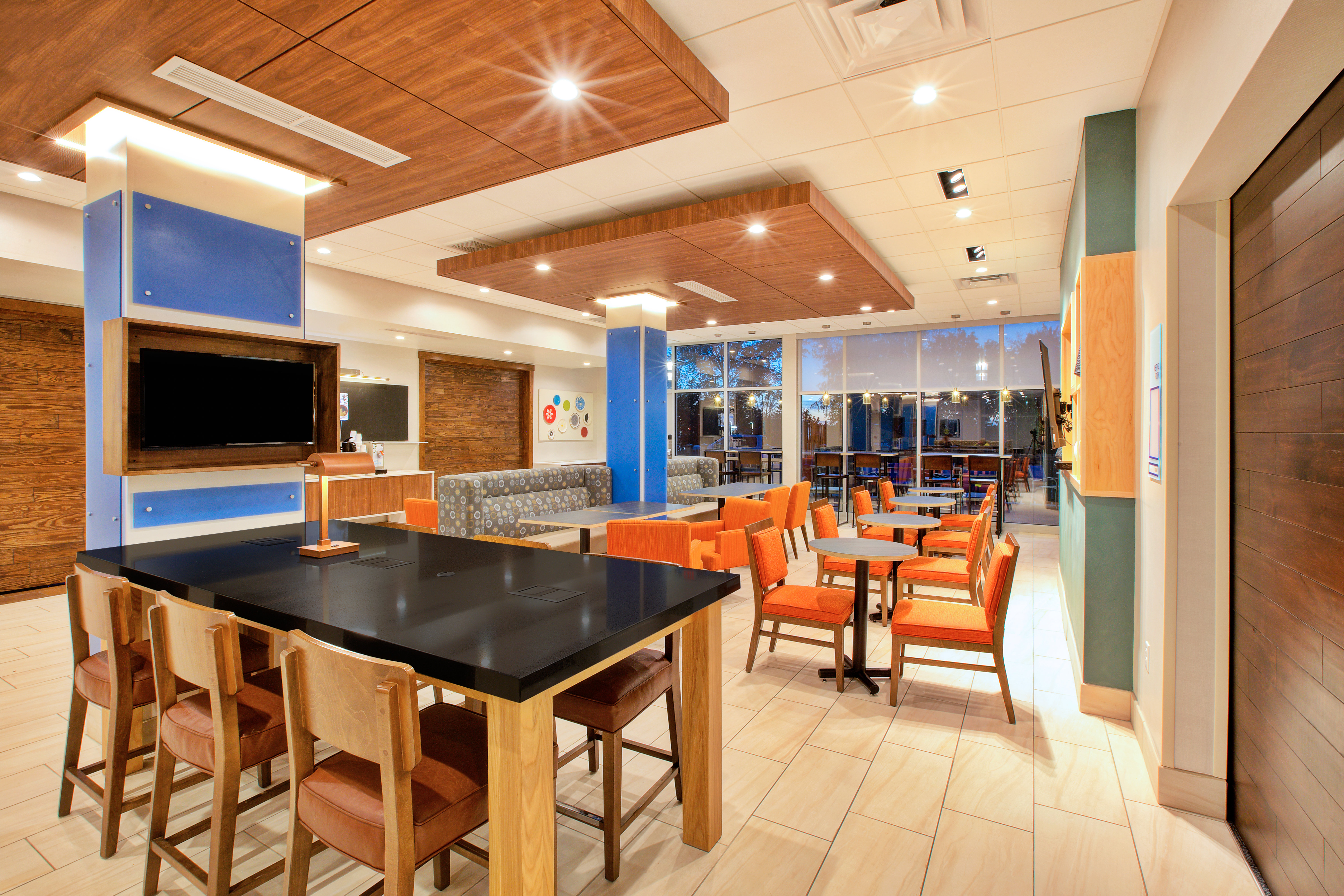 Holiday Inn Express Suites New Castle 46/62