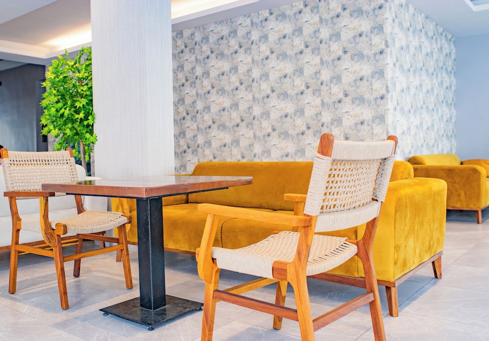 Point Beach Hotel 20/34