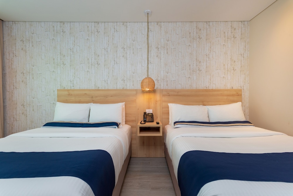 ROOM, 2 DOUBLE BEDS