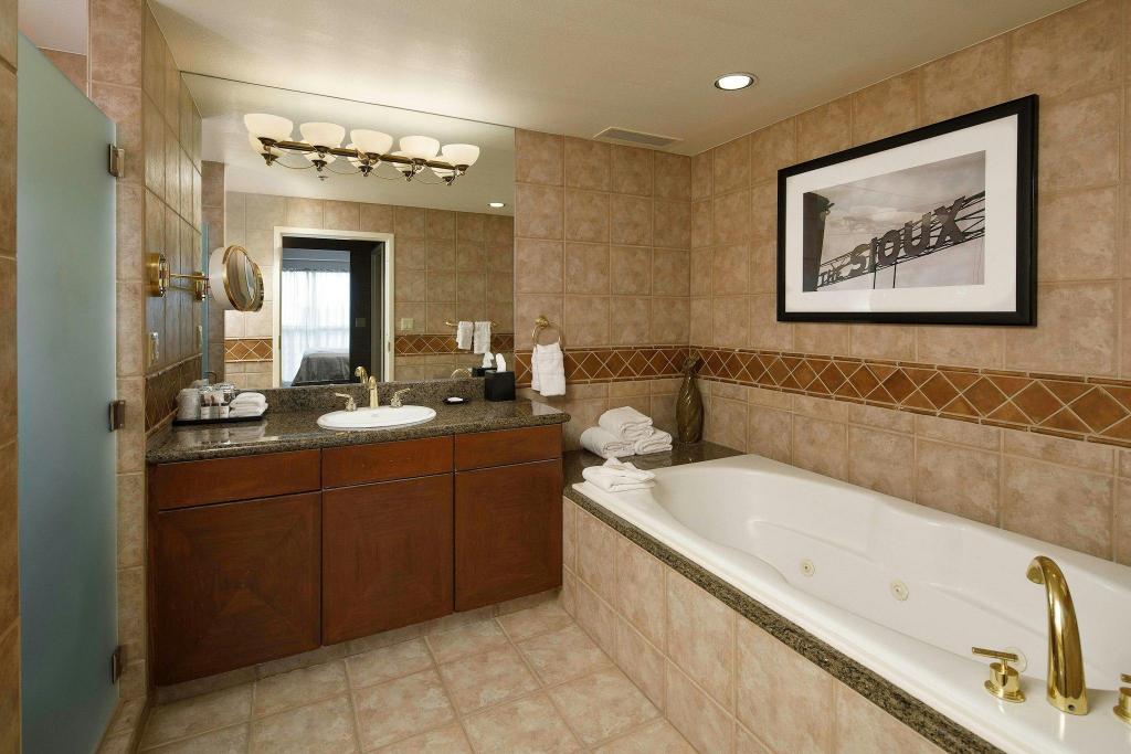 Presidential, Suite, King Bed, Sofa, Club Lounge Access, Atrium Building