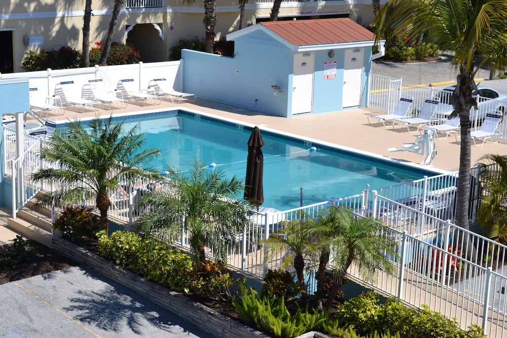 Silver Surf Gulf Beach Resort in Bradenton Beach - FL