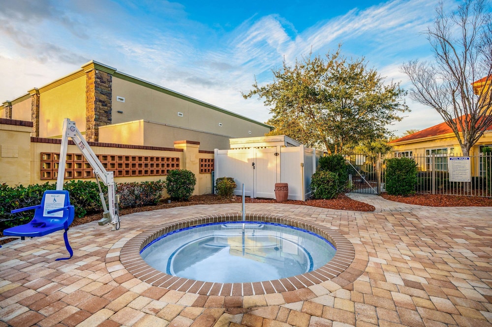 La Quinta Inn & Suites by Wyndham Myrtle Beach Broadway Area 3/54