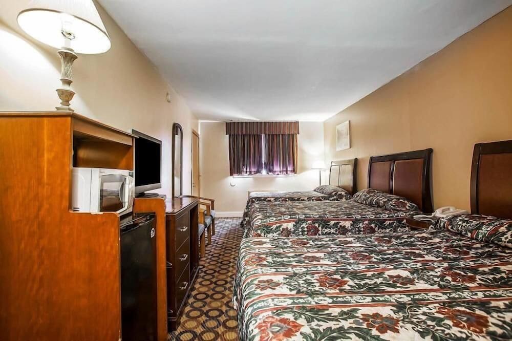 Flamingo Inn 6/16