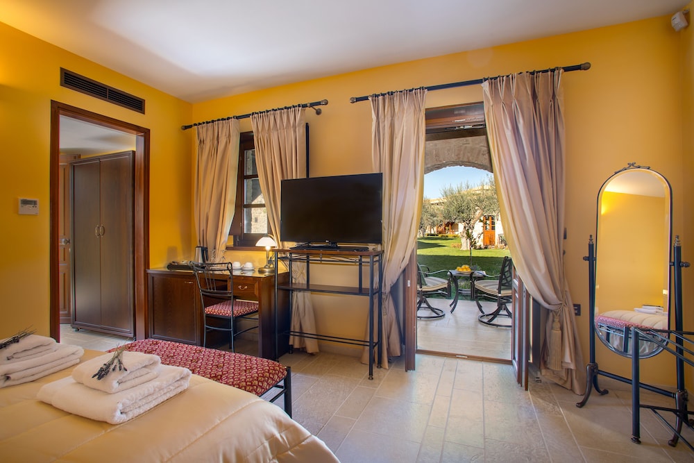 MYSTRAS GRAND PALACE RESORT & SPA 11/50