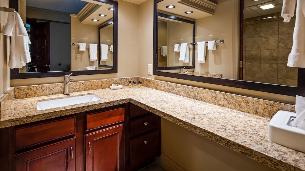Best Western Plus Mid Nebraska Inn & Suites 7/41