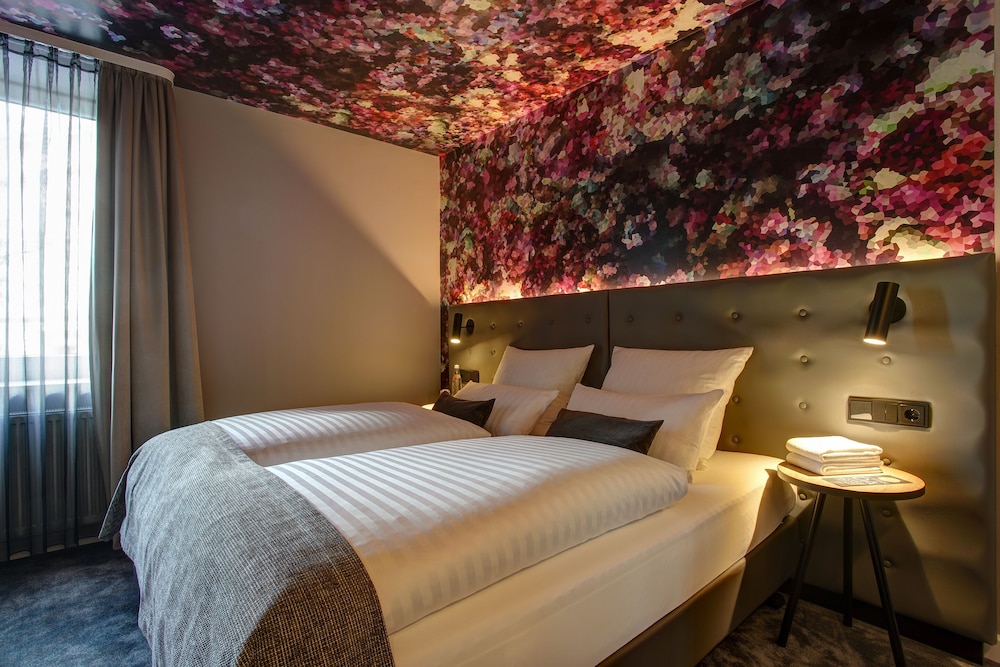 COMFORT, DOUBLE BED