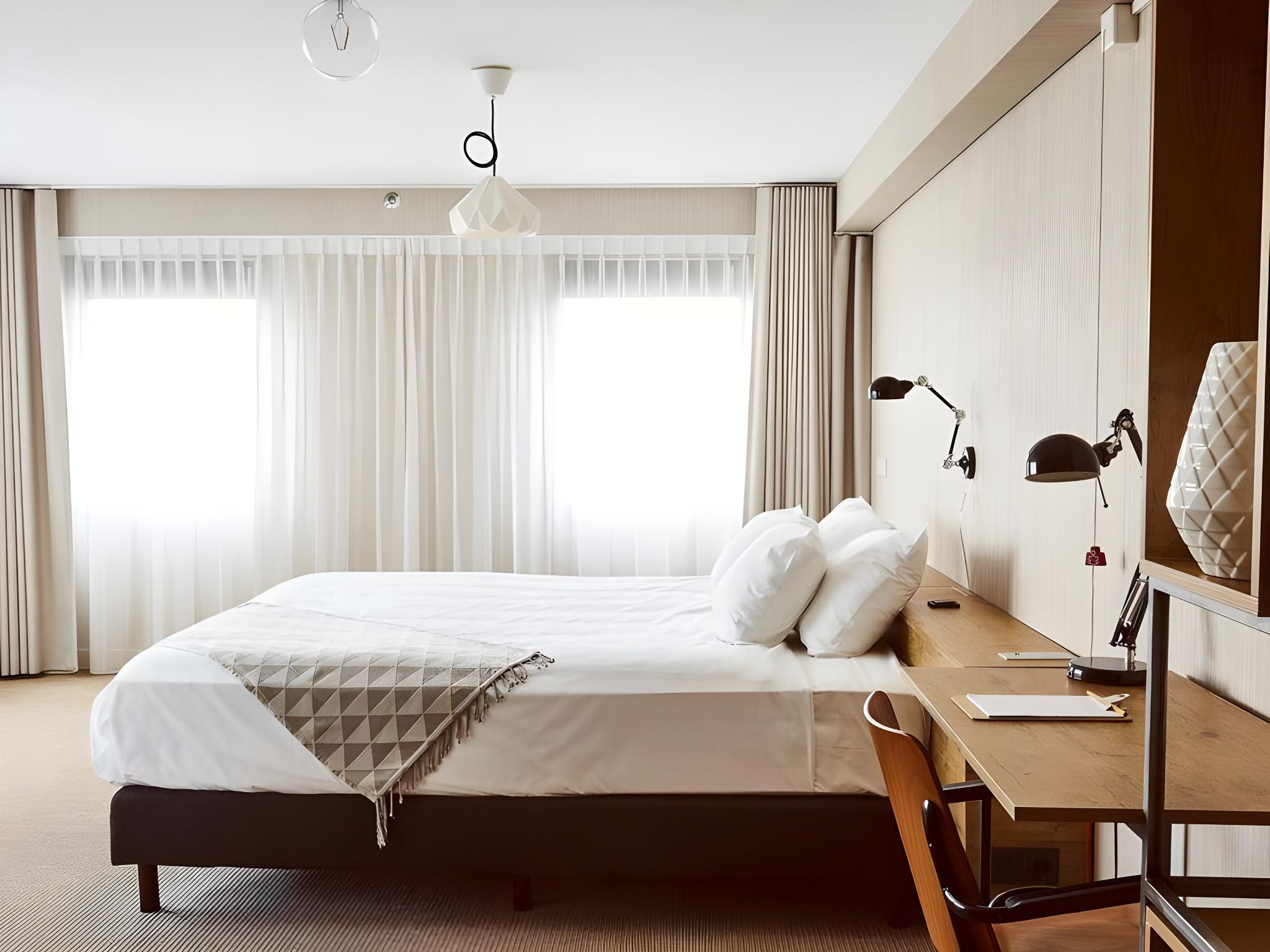 Best, King Bed, Water View