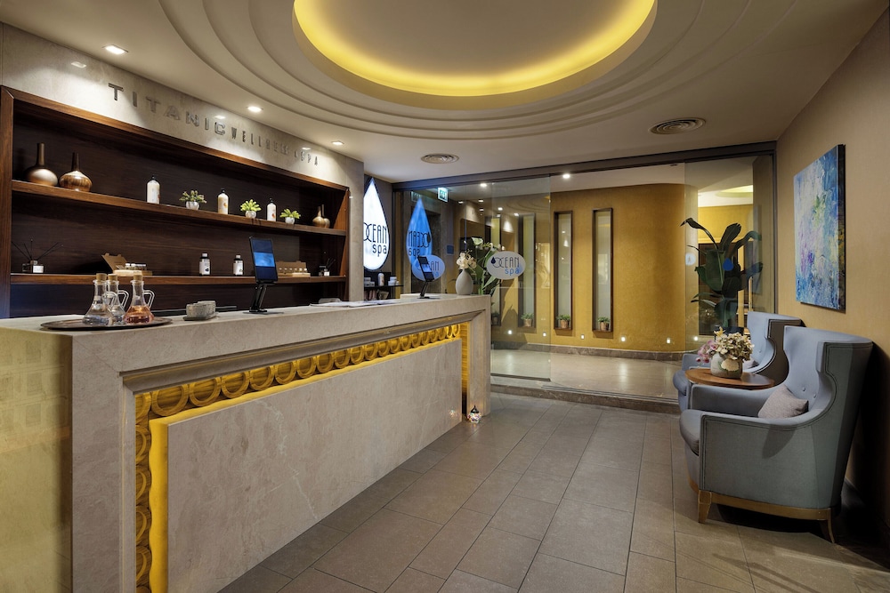 Titanic City Taksim Hotel 9/73