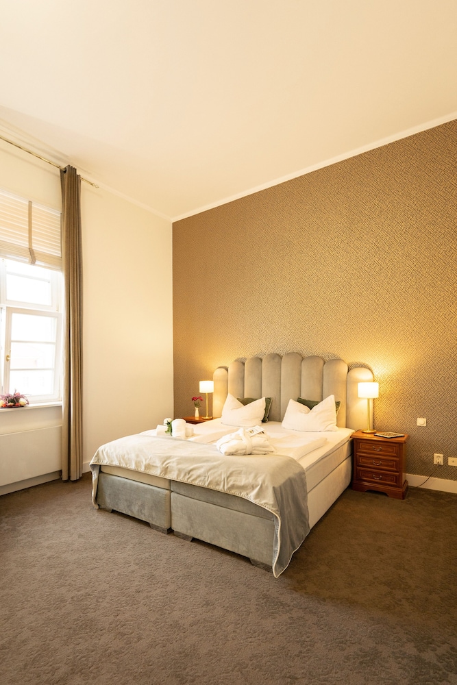 Van Der Valk Schlosshotel Grosser Gasthof 16/59