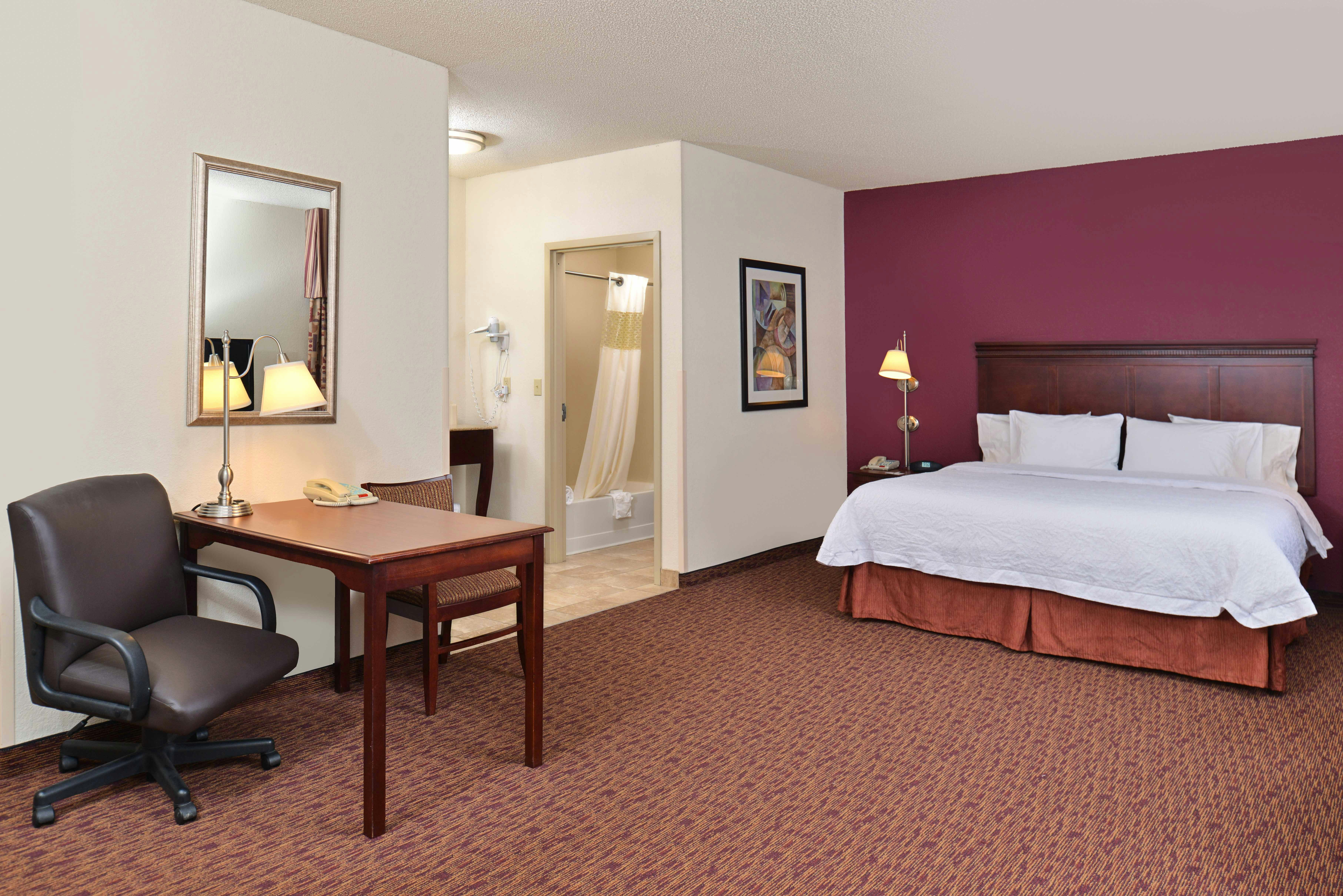 Hampton Inn and Suites Muncie 15/43