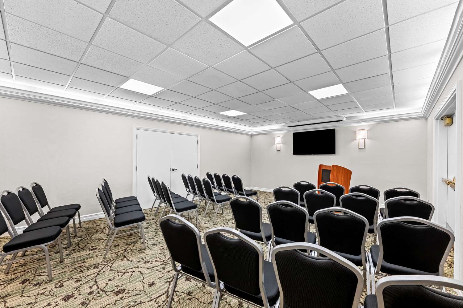 Best Western Plus Puyallup Hotel 25/35