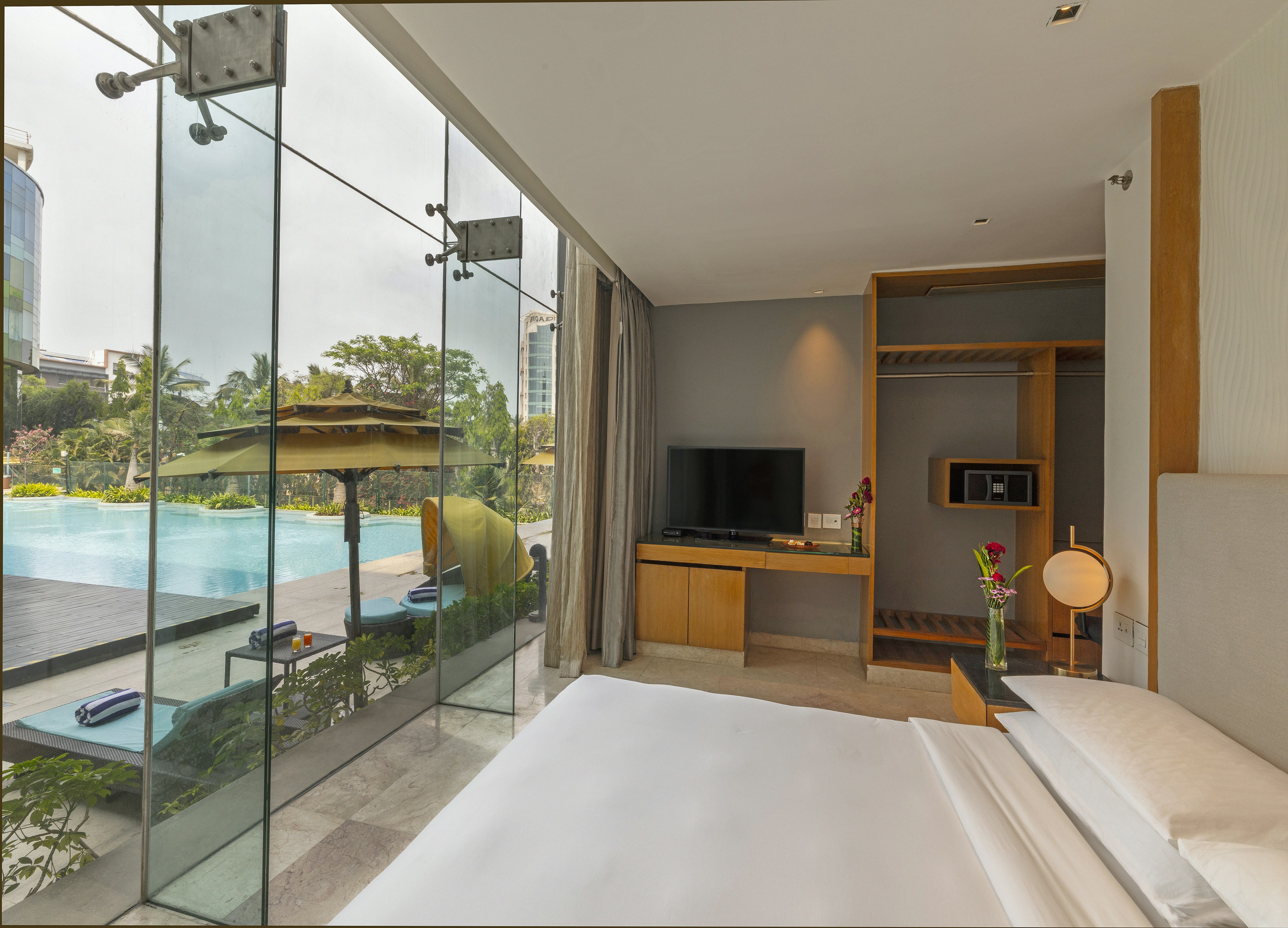 Loft, Suite, King Bed, Pool View