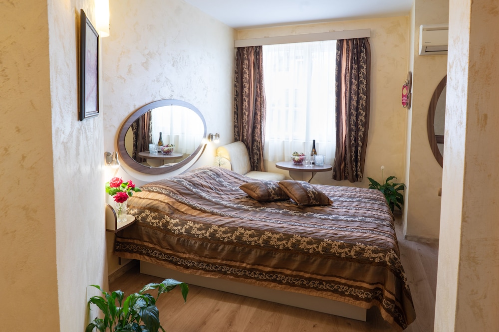 Hotel Color Varna Center 15/54