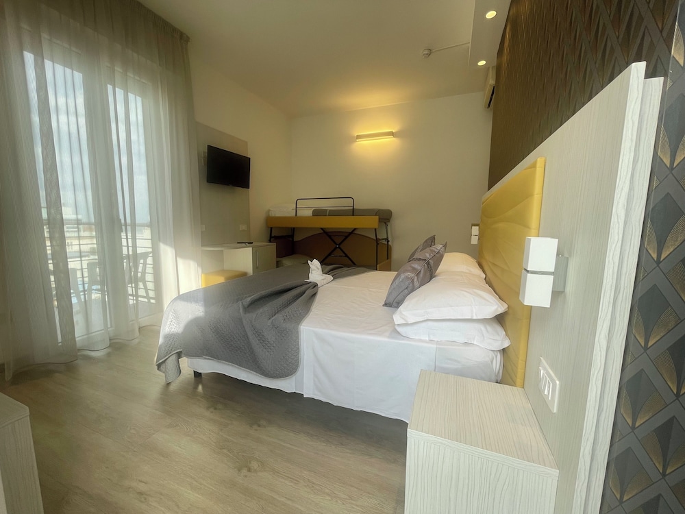 Hotel Eiffel 9/50