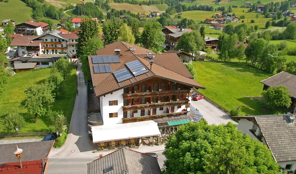 Hotel Simmerlwirt 54/57