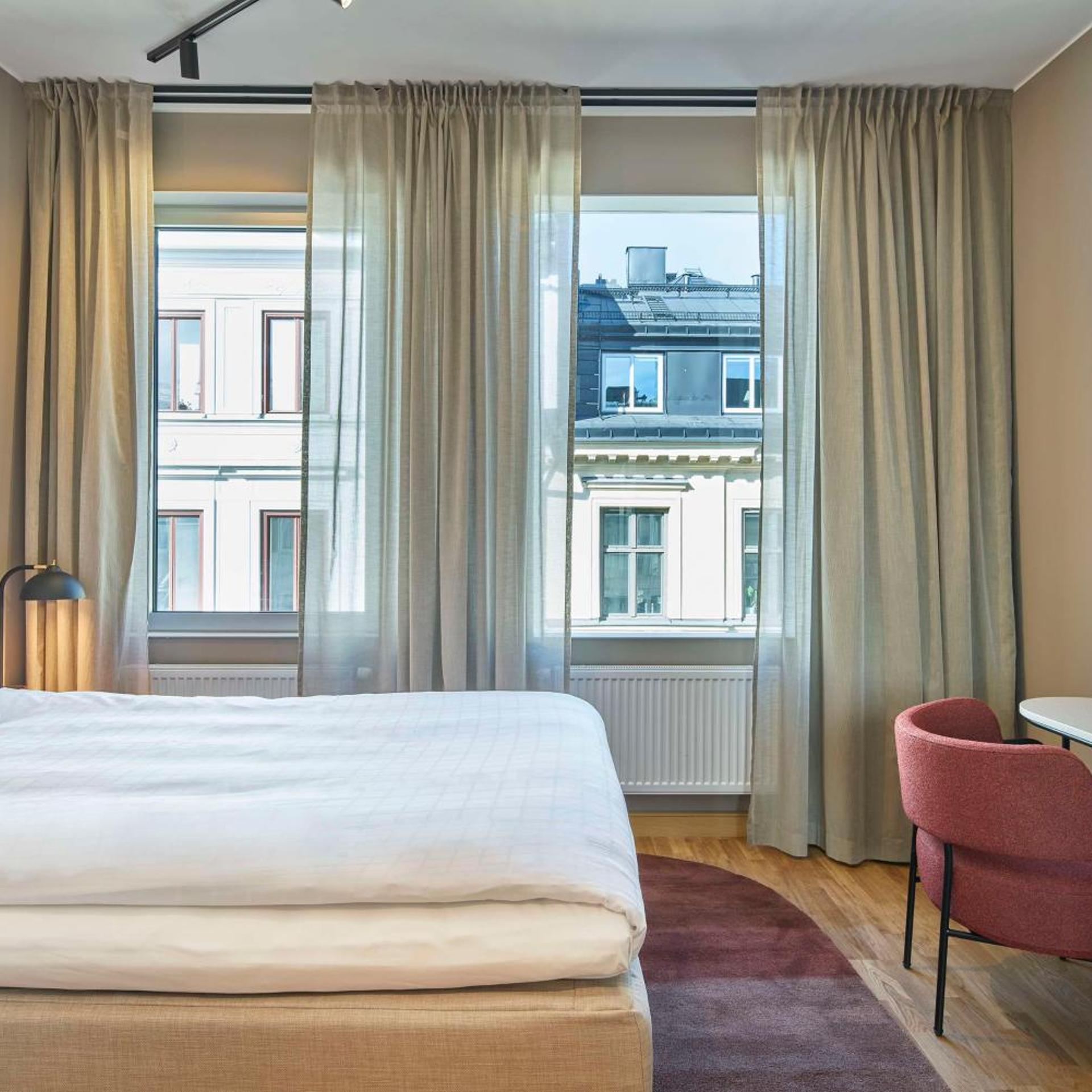 Room, Single