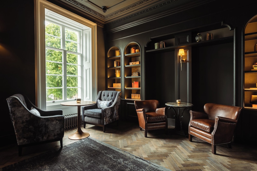 The Regency 30/49