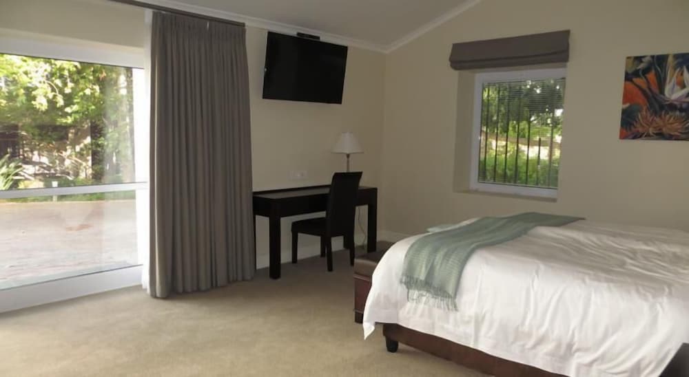 Clos Malverne Wine Estate Accommodation 5/46