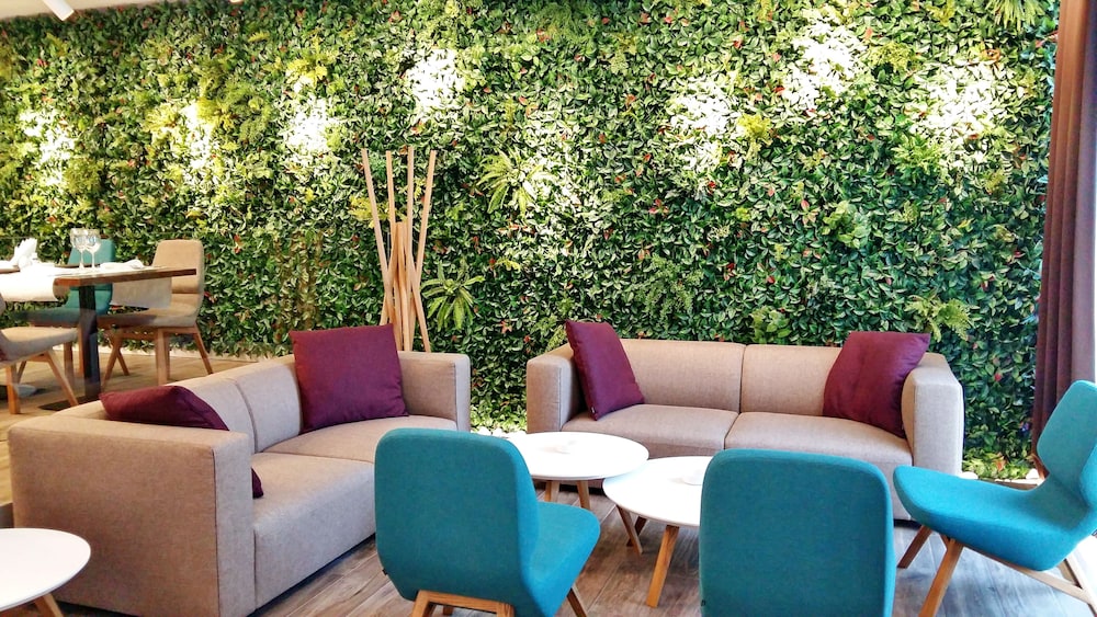 New City Hotel and Restaurant Nis 55/56