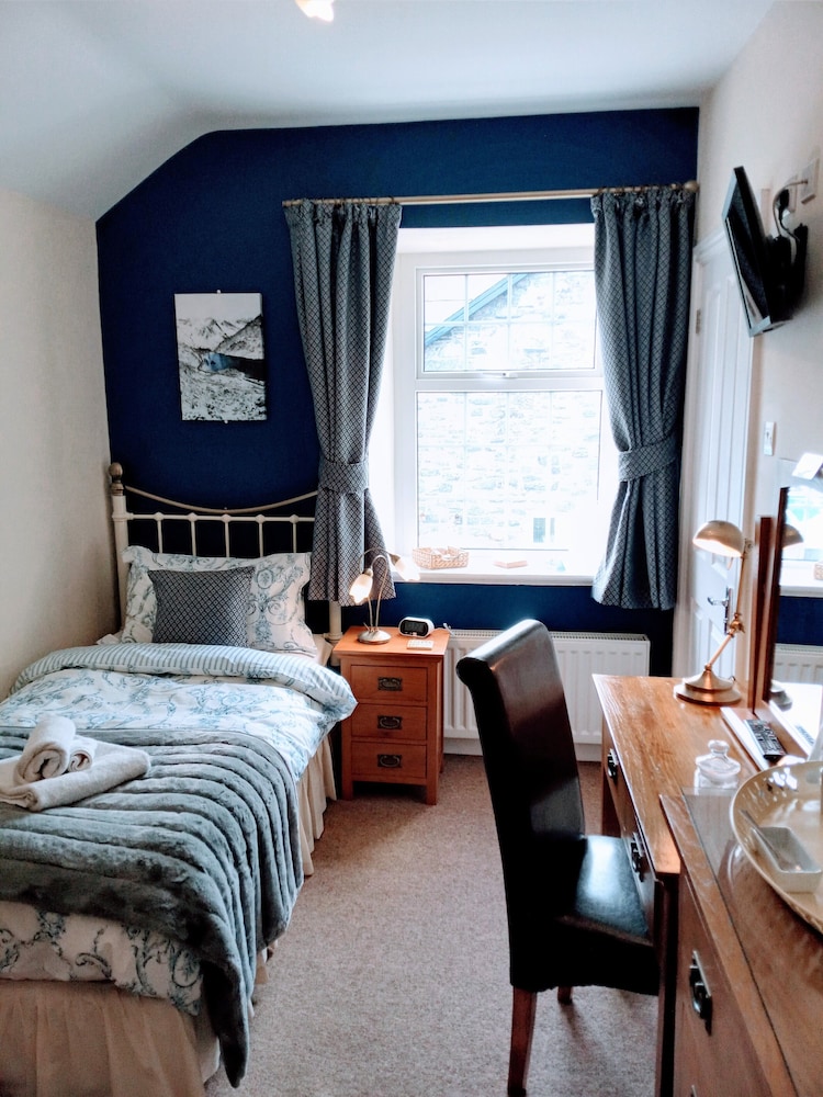 Oakfield House Bed and Breakfast 7/44