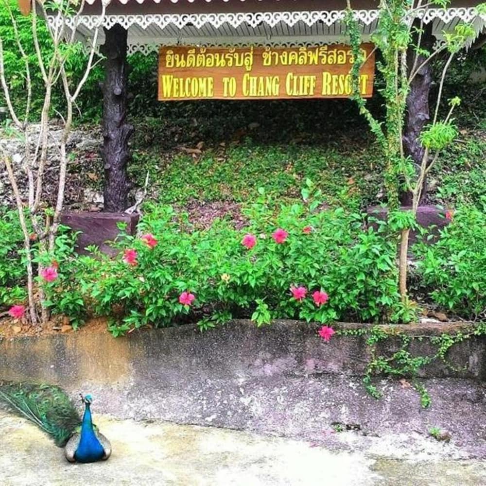 CHANG CLIFF RESORT 11/70