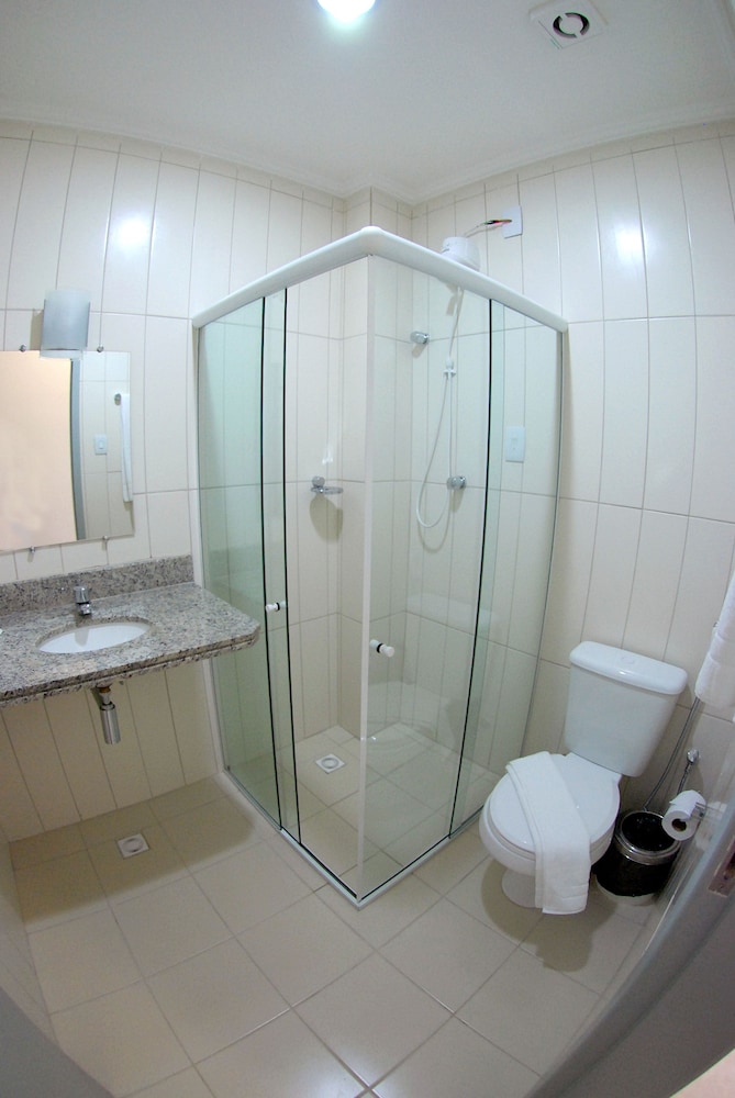Simas Praia Hotel 64/65