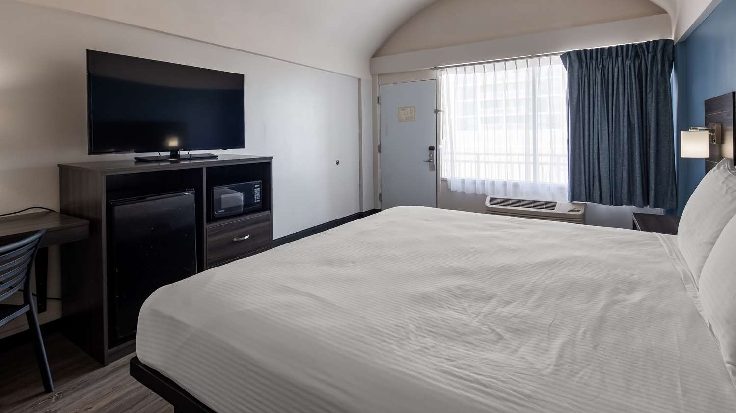 غرفة بسرير كينج، SureStay Hotel by Best Western Virginia Beach Royal Clipper 4/8