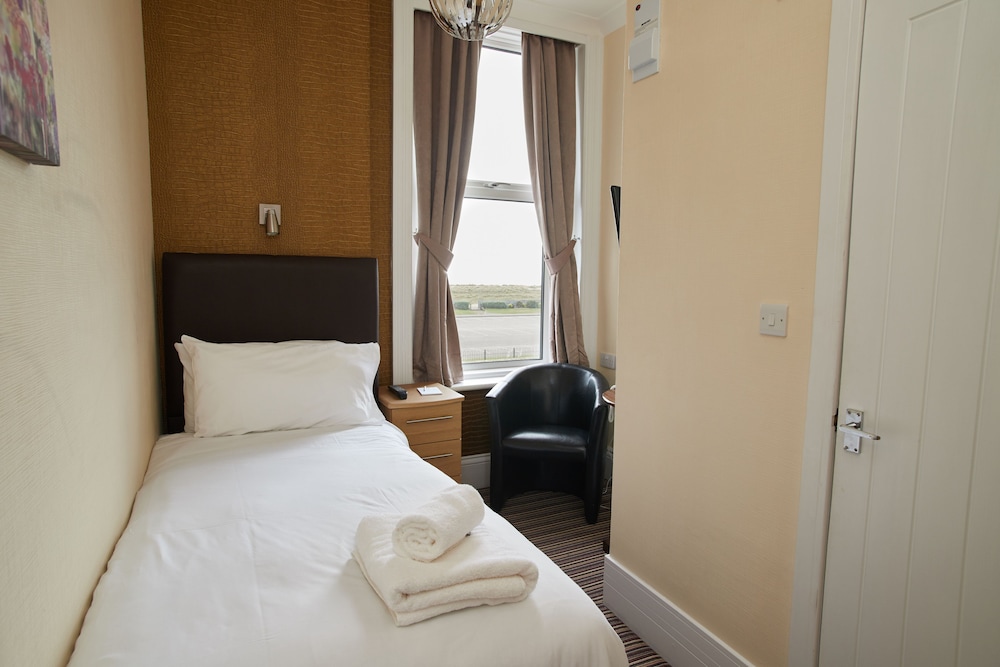 The Palm Court Hotel 15/50