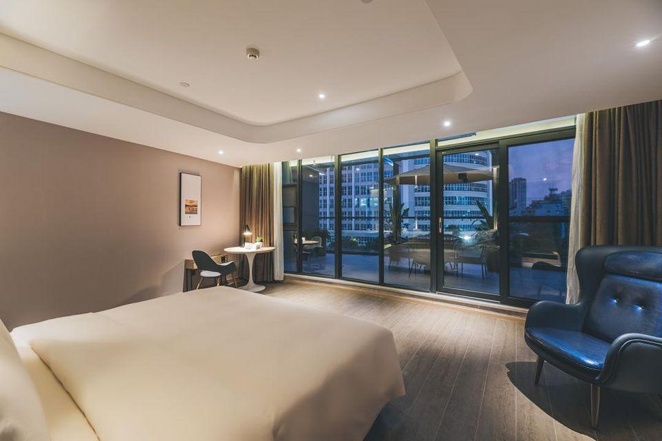 Courtyard, Executive, King Bed, Accessible