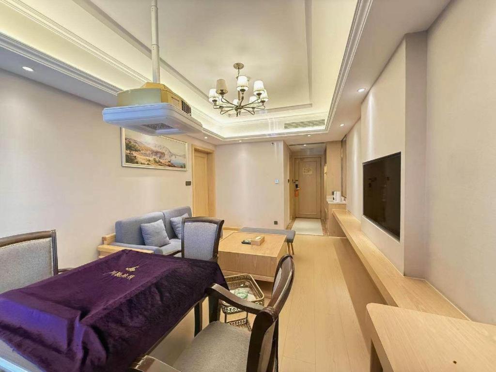 Vienna Hotel (Chengdu University of Petroleum Subway Station) 49/61