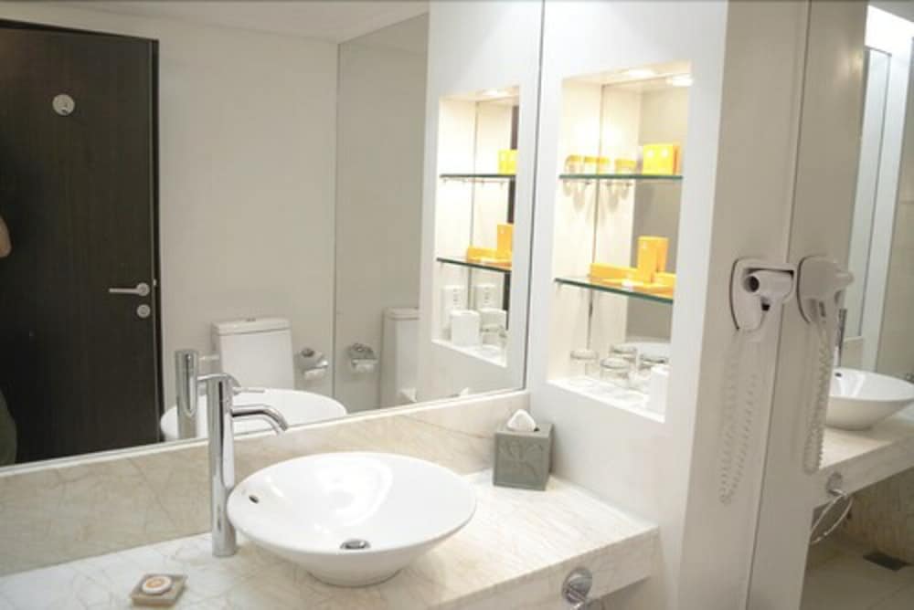 Movenpick Bintan Lagoon 40/44