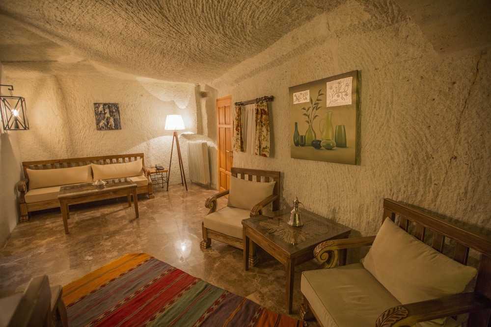 Agarta Cave Hotel 30/50