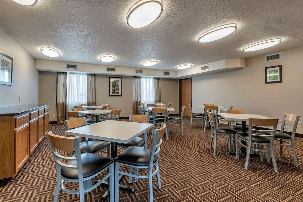 Quality Inn 27/36