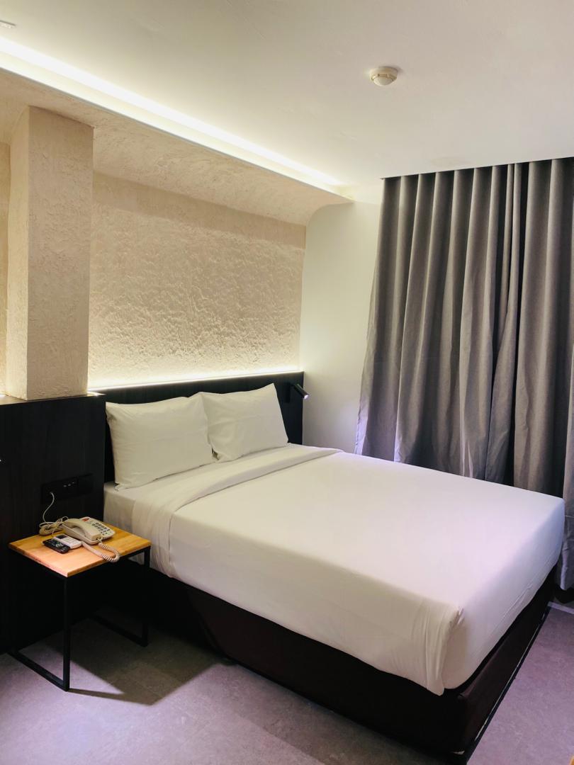 Super, Deluxe, Queen Bed