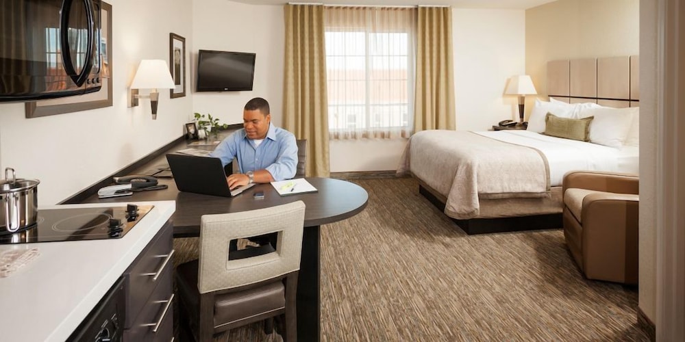 Candlewood Suites Cut Off 16/43