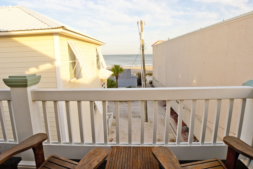 DeSoto Beach Bed & Breakfast 9/40