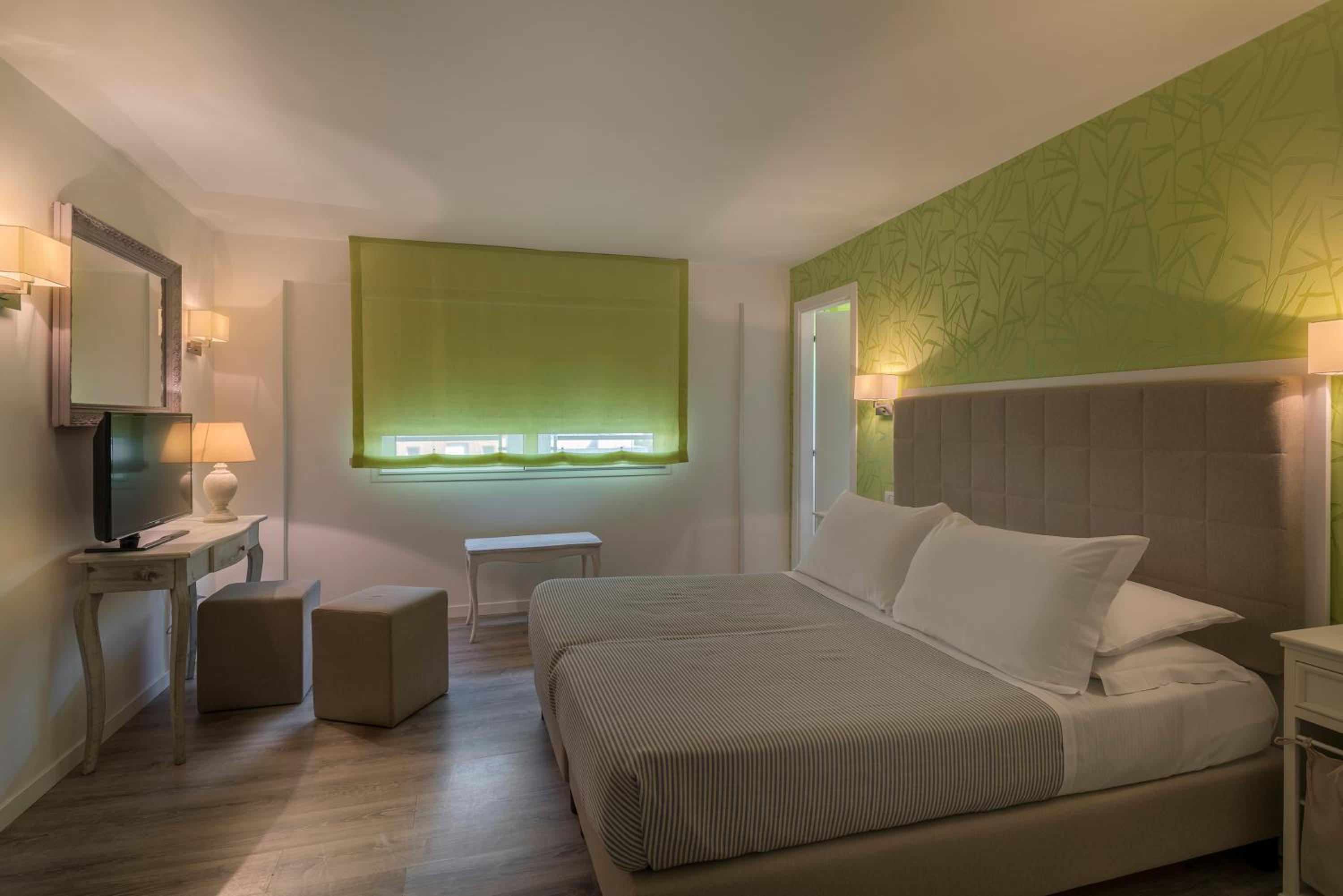 Hotel Corona 13/50