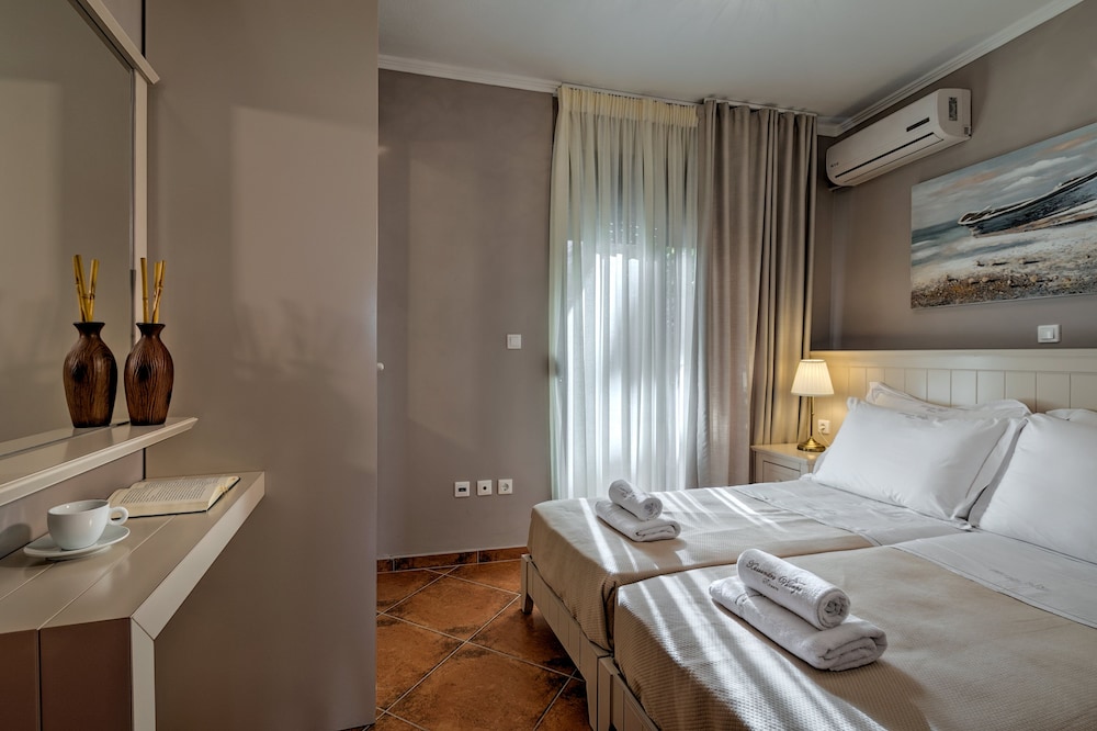 4 BEDROOMS, DUPLEX