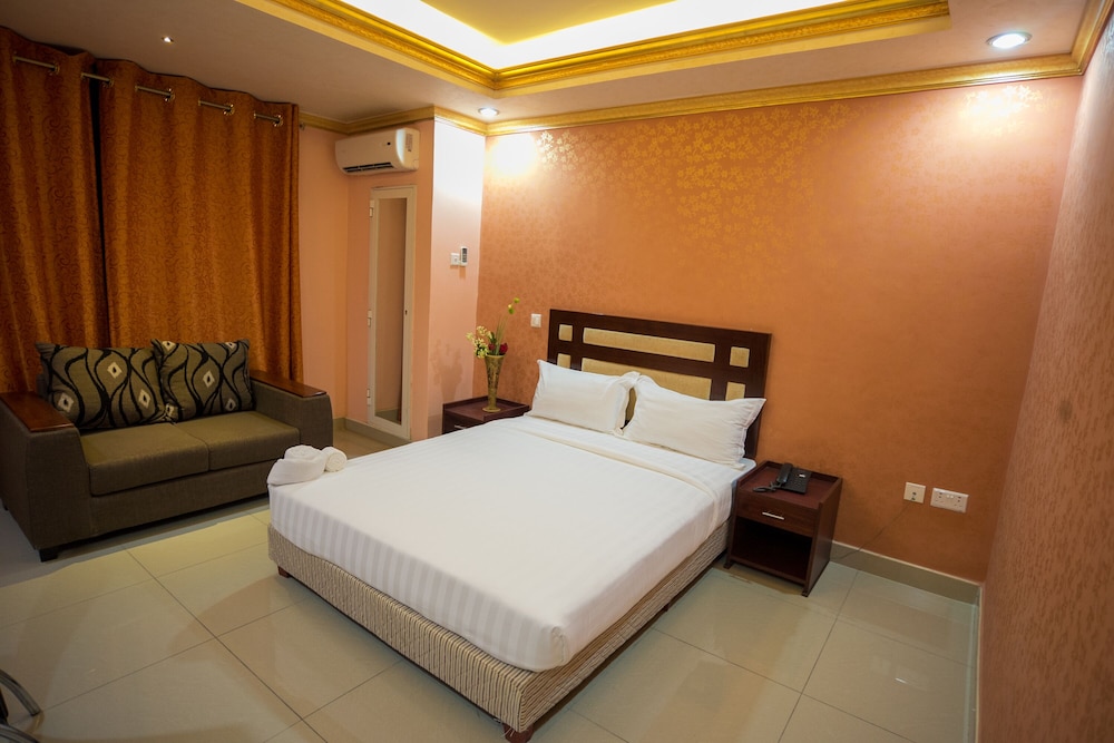 Euro Hotel And Apartments 7/29
