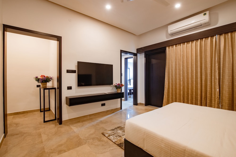 The Saravi Resort 7/31
