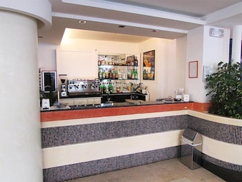 Elite Hotel 7/51