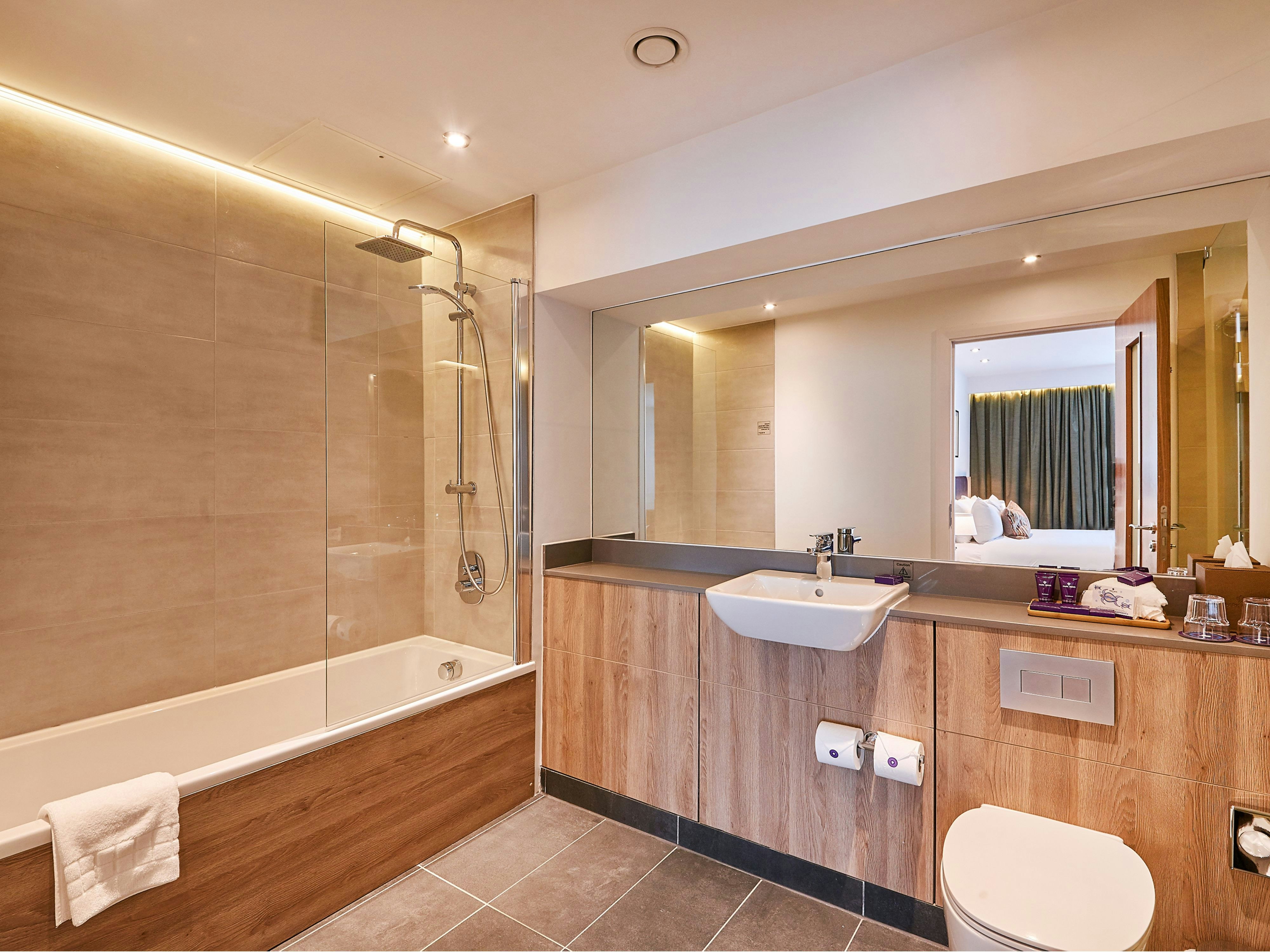 Park Regis Birmingham 77/77