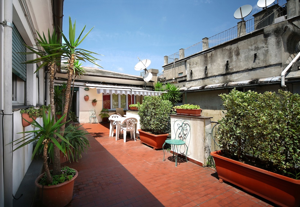 Cairoli Hotel 71/79