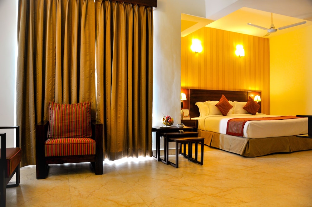 Rosewood Apartment Hotel 8/30