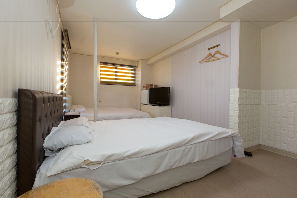 Hotel Empire in Shinjuku 14/28