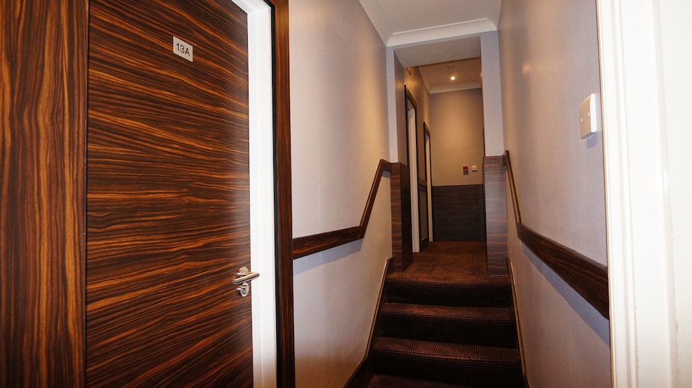 Crestfield Hotel photo4