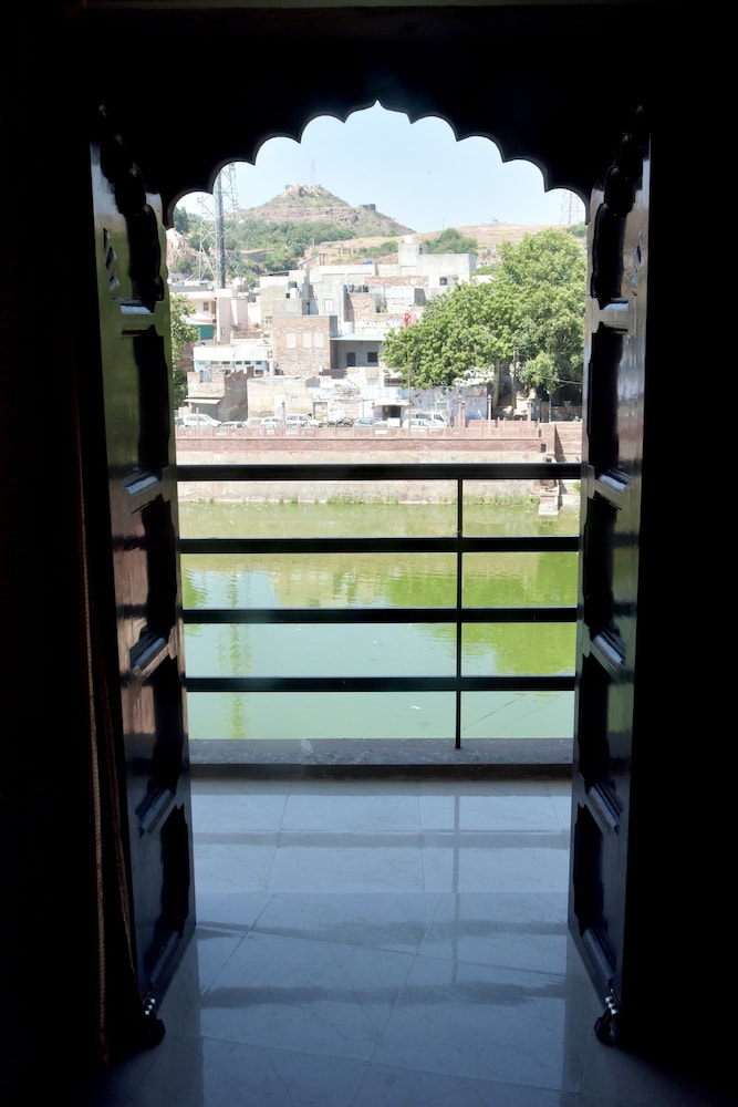 JEE RI HAVELI 33/50