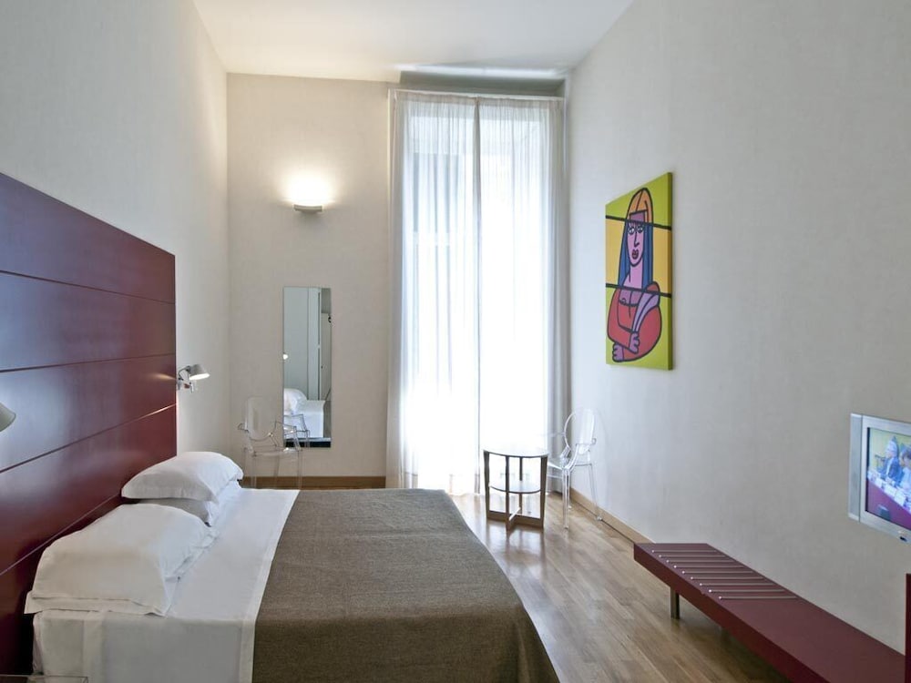 Piazza Bellini 25/63